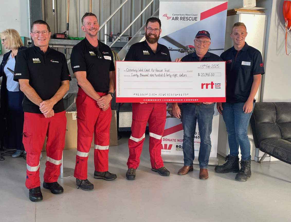 Rescue crew receive donation from RRT