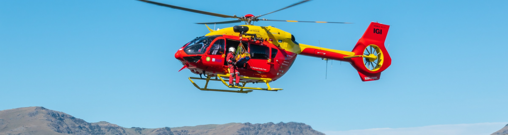 Heli in air 3840 x 1020